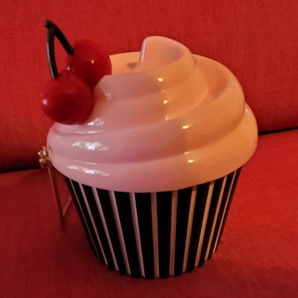 Kate Spade X Magnolia Bakery Cupcake Purse